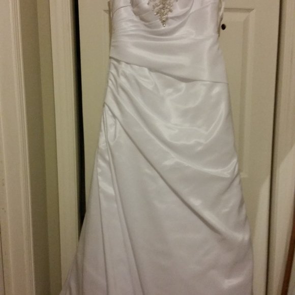 Wedding Dress New Size 14 - Picture 1 of 5